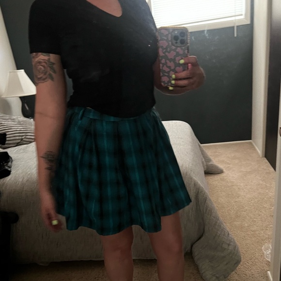 Vintage Y2K Hot Top Plaid School Girl Skirt - Picture 3 of 9